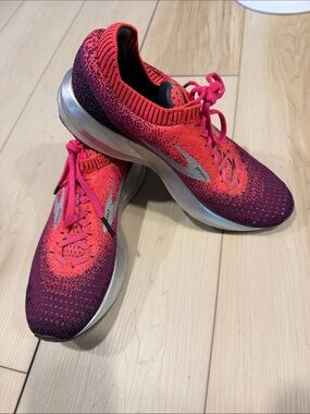 Brooks Women's Levitate 2 Running Shoes